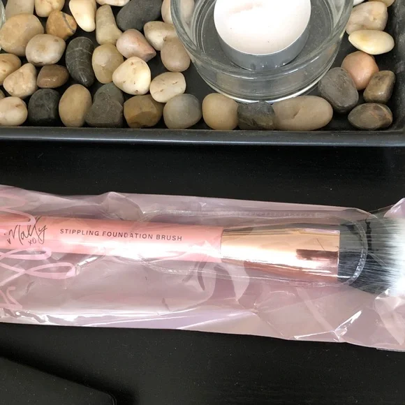 MALLY Full Face Precision Brush (1) ☝🏼 - Picture 7 of 16